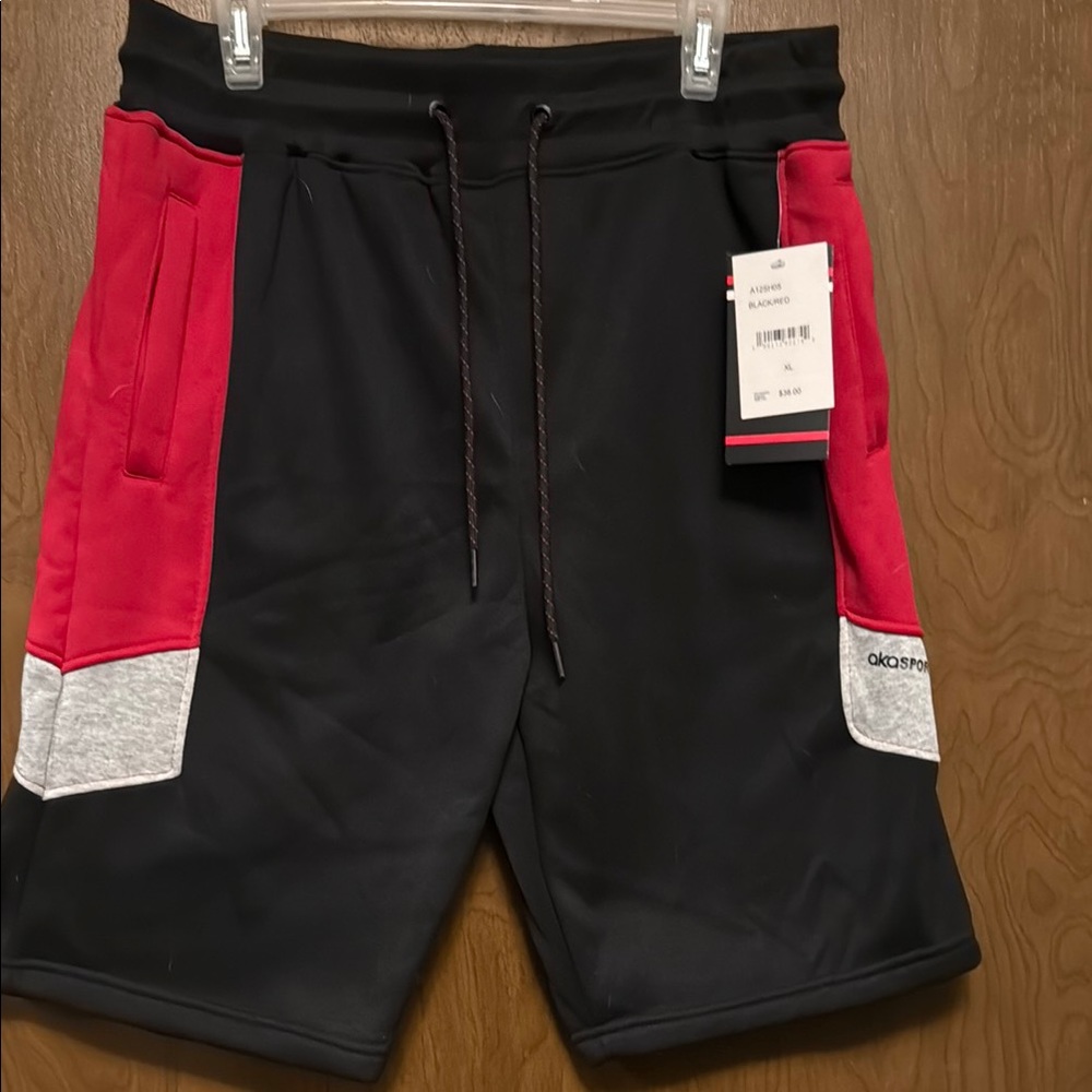 NWT Akademiks Men's Black and Red Shorts size XL